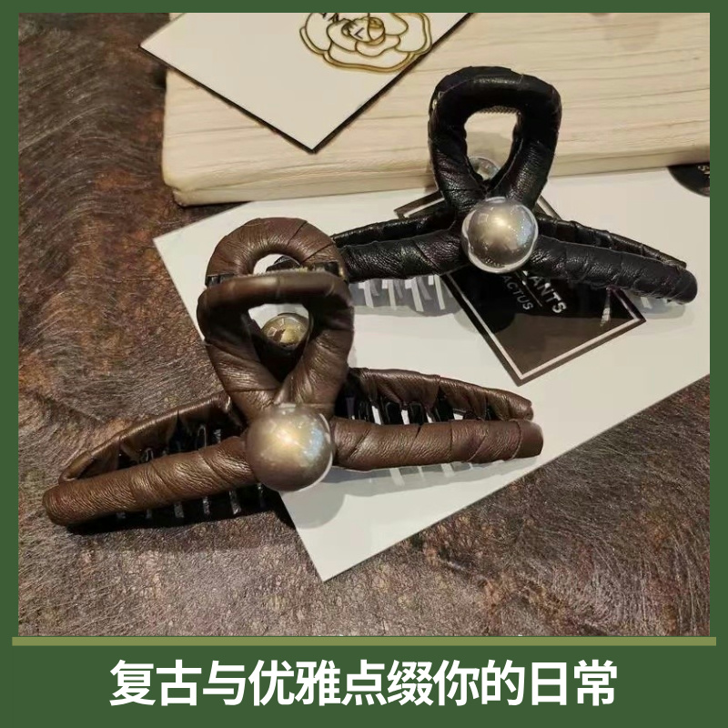 复古小羊皮珍珠抓夹