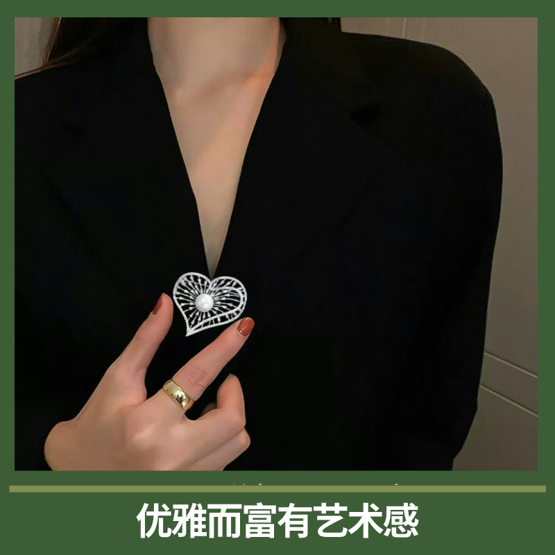 恋心珍语 心进胸针